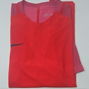 NIKE Football Large Aeroswift Strike Top